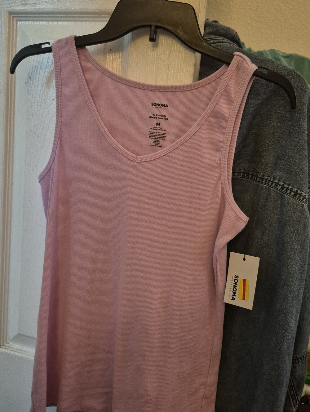 8 Women's Tank Tops 5 size Med 3 Sm Most Unworn Quality Brands 8 For Only $14 - Picture 9 of 15